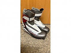 Skatingstiefel Ansicht leicht seitlich