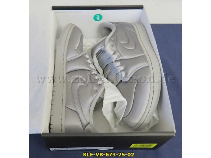 Schuhe im Schuhkarton