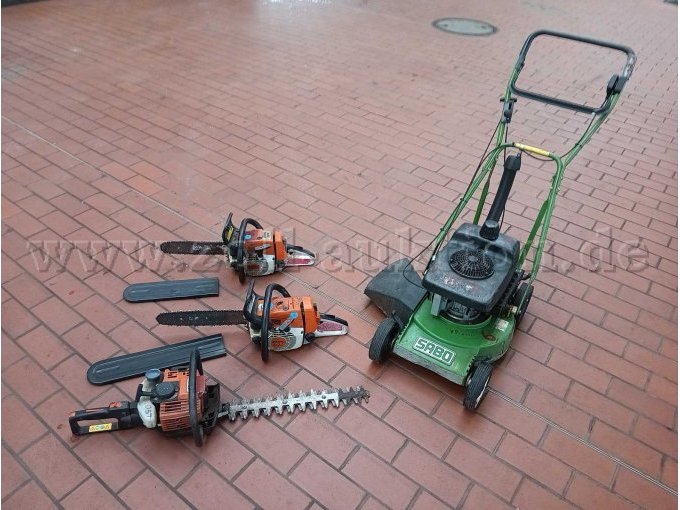 1 Paket einen Rasenmähr von Sabo zwei Motorsägen und eine Heckenschere von Stihl – kavel bij Zoll-Auktion, Bamberg