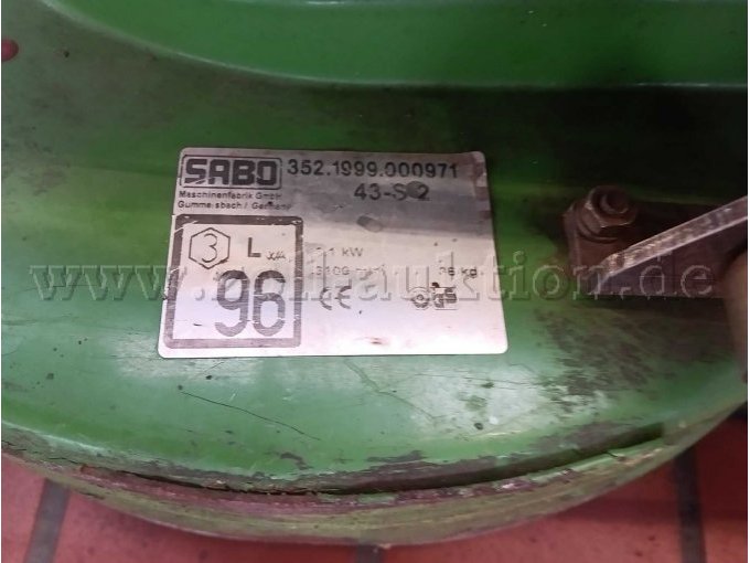 1 pakket met een grasmaaier van Sabo, twee kettingzagen en een heggenschaar van Stihl – foto 4 – kavel bij Zoll-Auktion, Bamberg