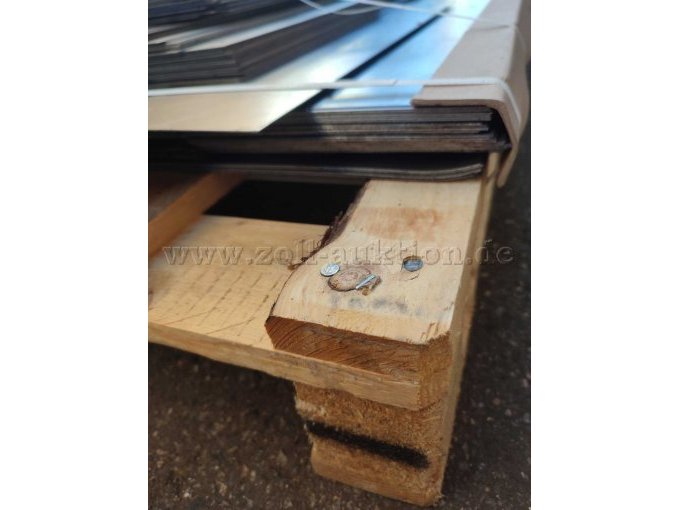 Ecken leicht verbogen