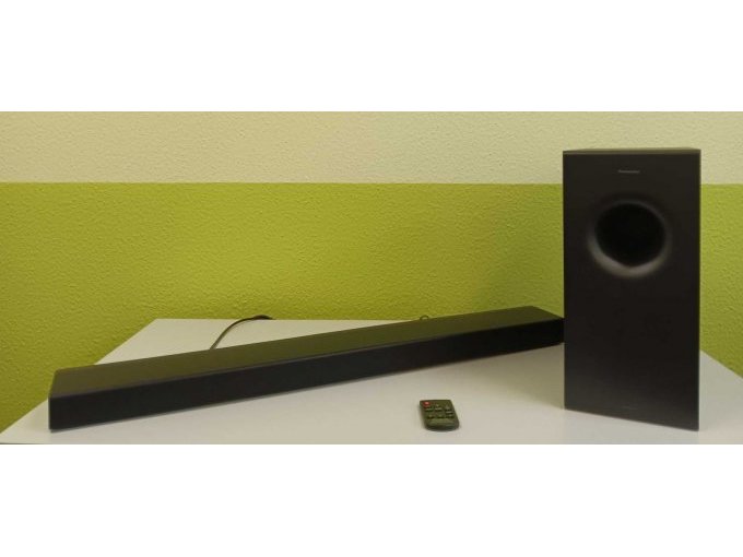 Panasonic Soundbar mit Subwoofer und Fernbedienung