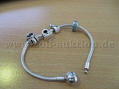 Pandora Armband mit den 4 Charms