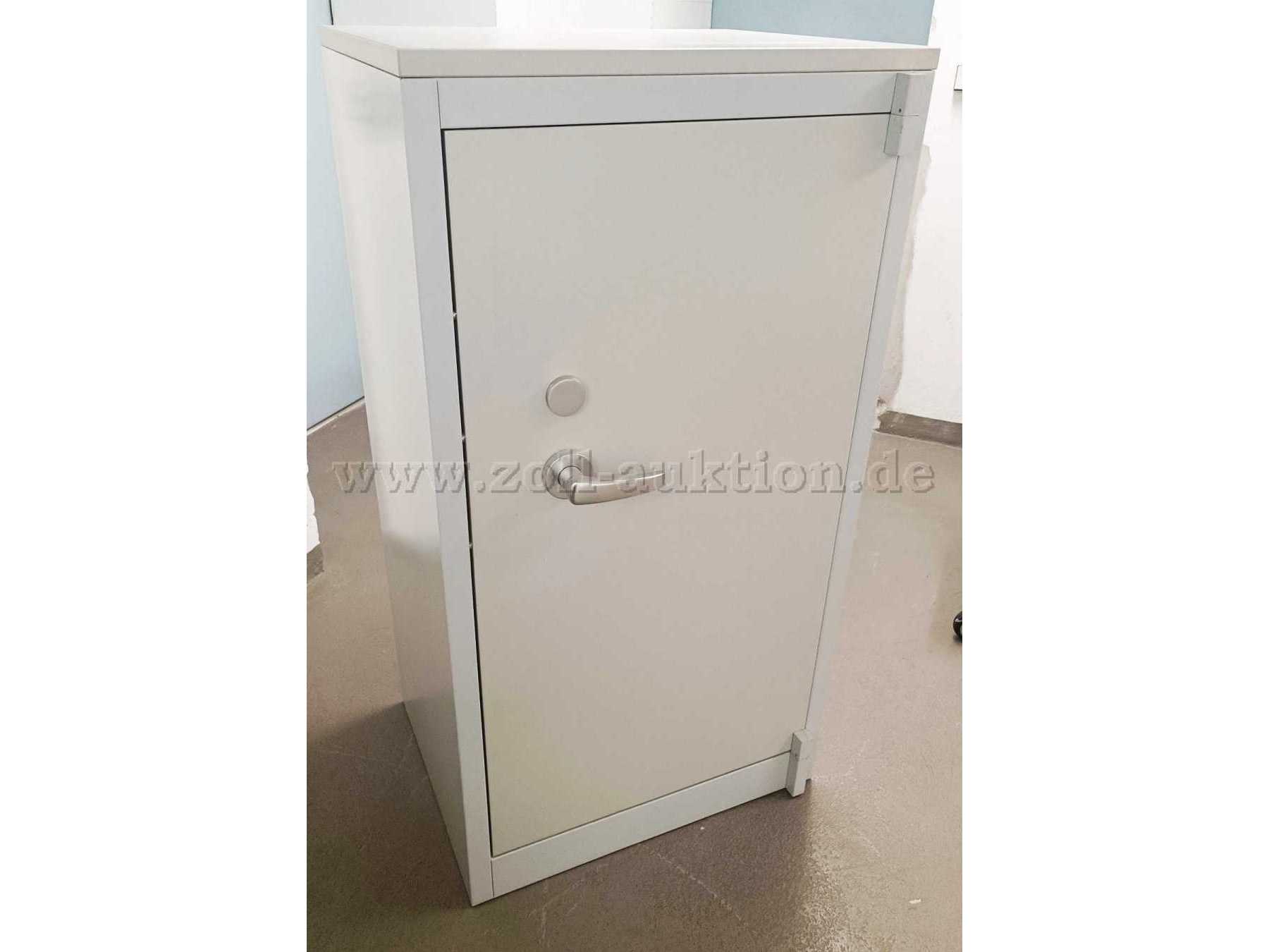 Panzerschrank geschlossen