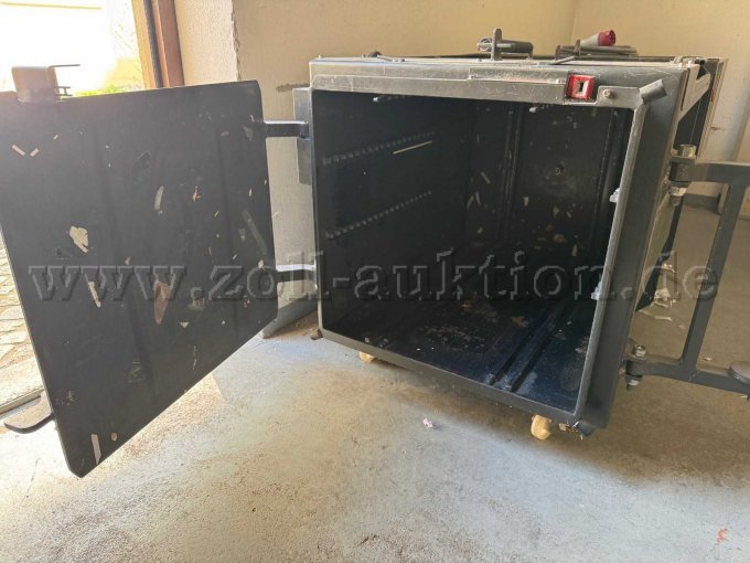 Pressraum mit offenem Deckel