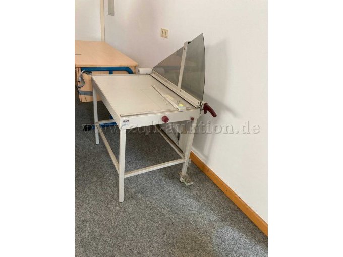 Papierschneidemaschine