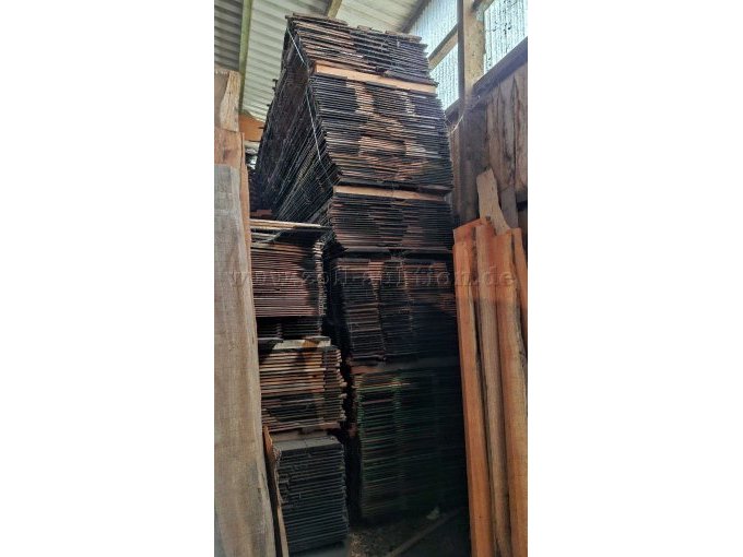 Sägefurniere (Dickten) aus Wenge Holz. Ansicht 3