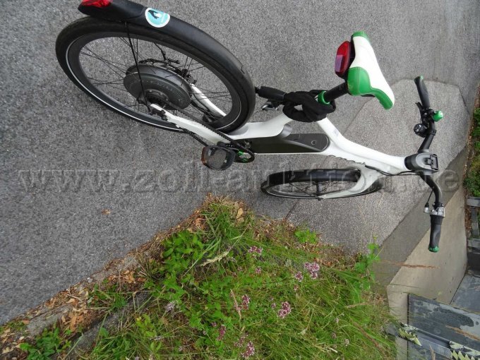 1 Pedelec 25 Zoll Smart E-bike weiß – foto 5 – kavel bij Zoll-Auktion, Wuppertal
