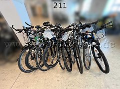 Übersicht Konvolut (von links nach rechts): Street Coach, eldorado, Union, Cube, Gazelle, unbekannte Marke, Dahon, Giant, Kalkhoff, Fischer