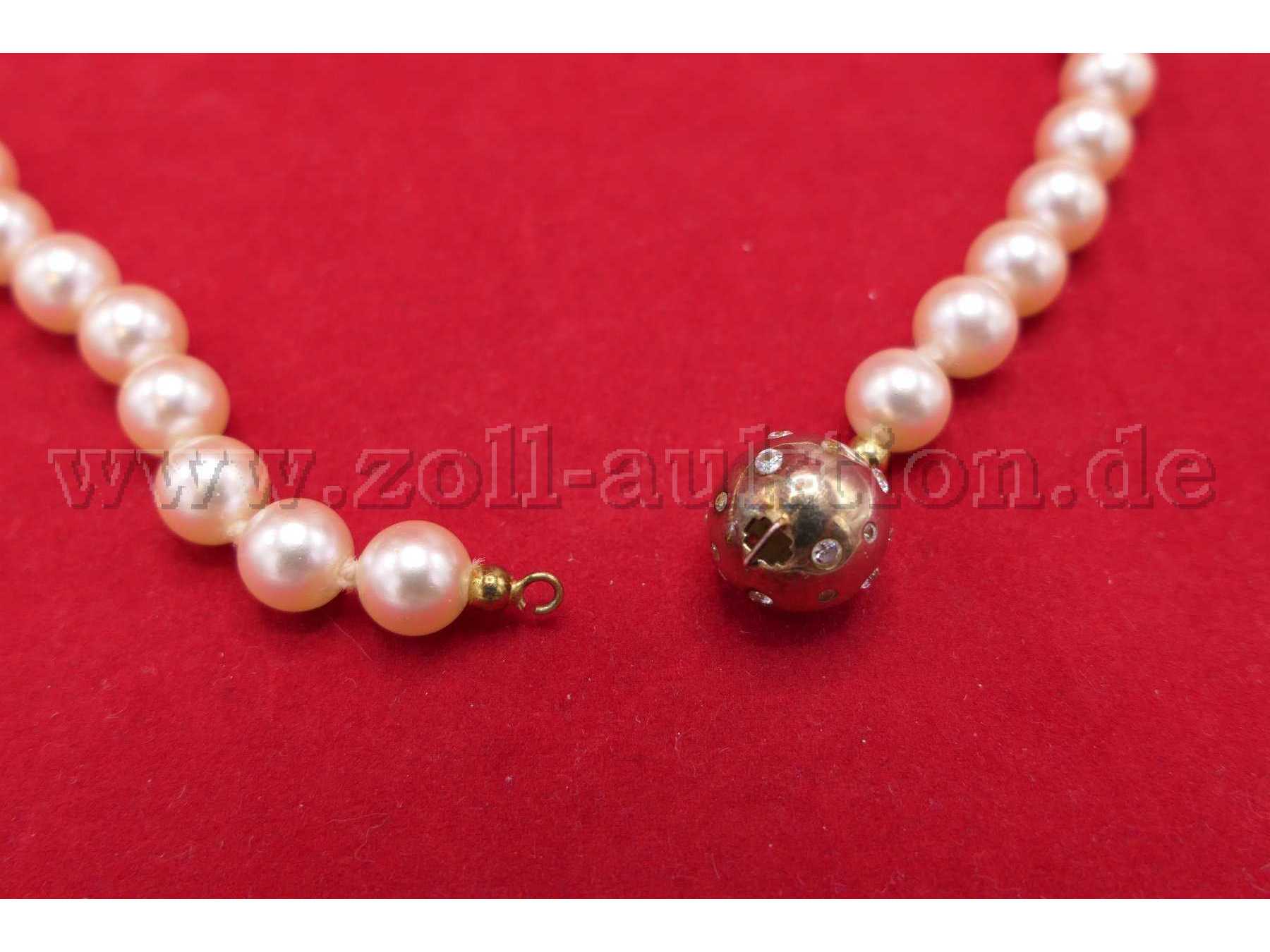 Detailaufnahme 1 Kugelschloß geöffnet