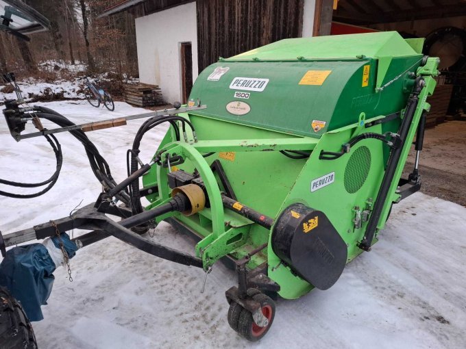 Peruzzo vorne seitlich linke Seite