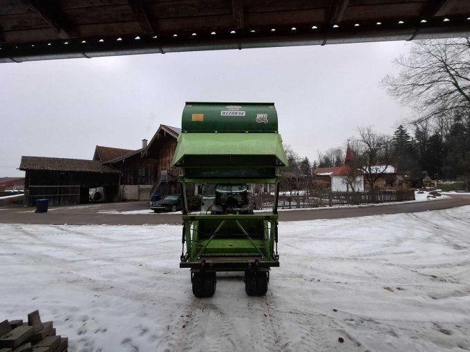 Peruzzo von hinten hochgeklappt