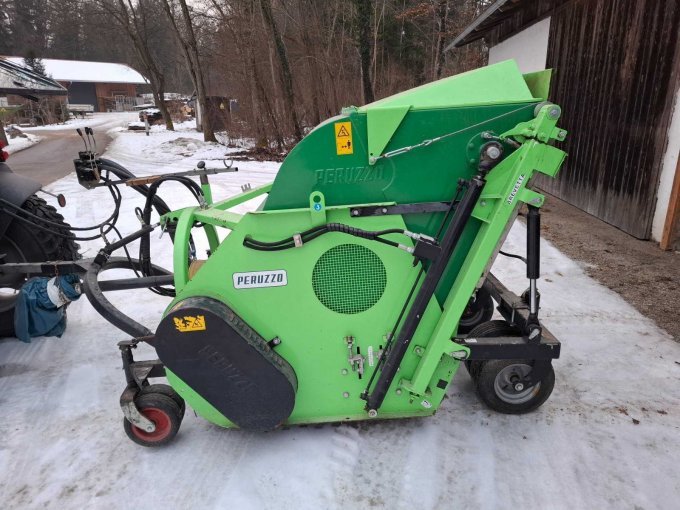 Seite links mit Keilriemen Deckel