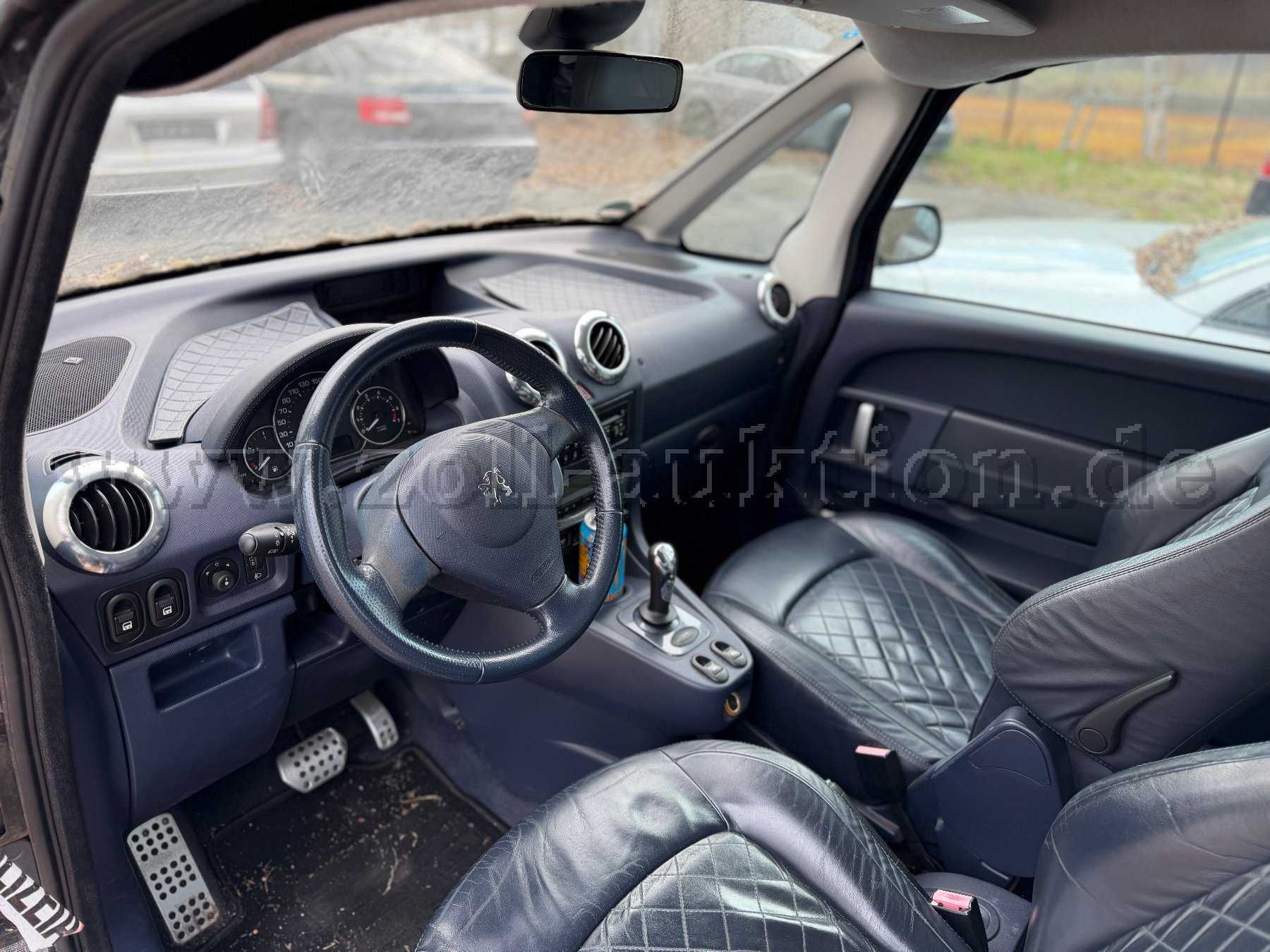 Ansicht Innenraum Fahrerseite