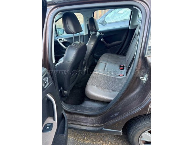 Innenansicht Rücksitze.jpg