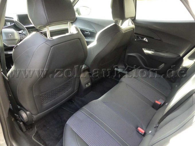 Einstieg- und Fahrgastraum hinten links