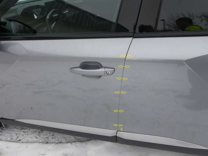 Tür vorne und hinten links geringes Spaltmaß