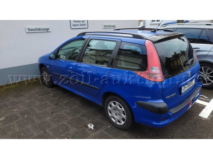 Fahrerseite hinten