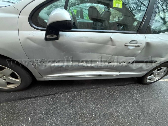 Fahrerseite Detailfoto II Schaden