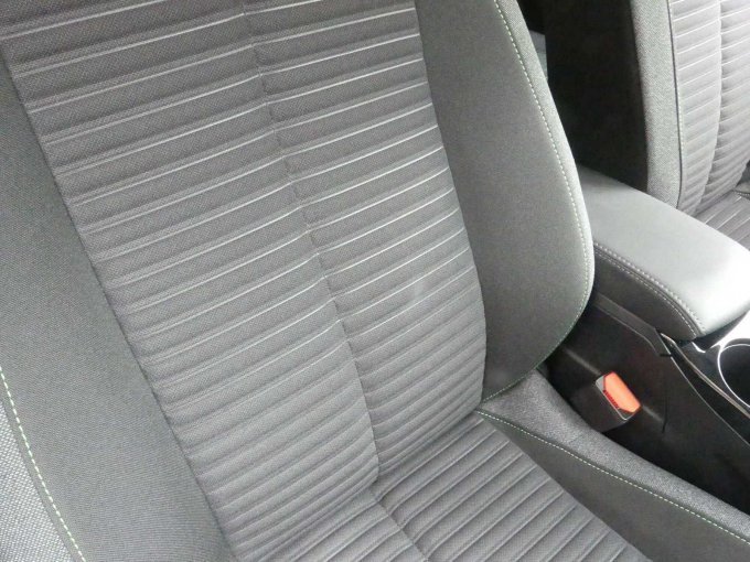 1 Peugeot 208 (e-) 136 Active - BD8-3506E – foto 12 – kavel bij Zoll-Auktion, Karlsruhe