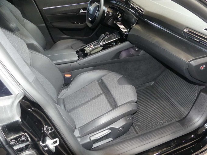 Innenansicht vorn rechts