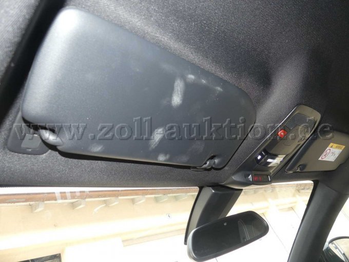 Verschmutzte Sonnenblende links