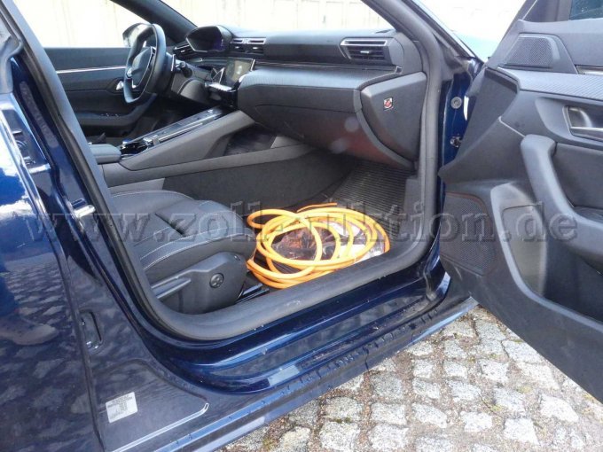 Innenansicht vorn rechts