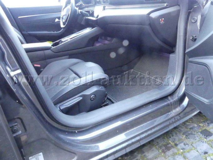 Innenansicht vorn rechts