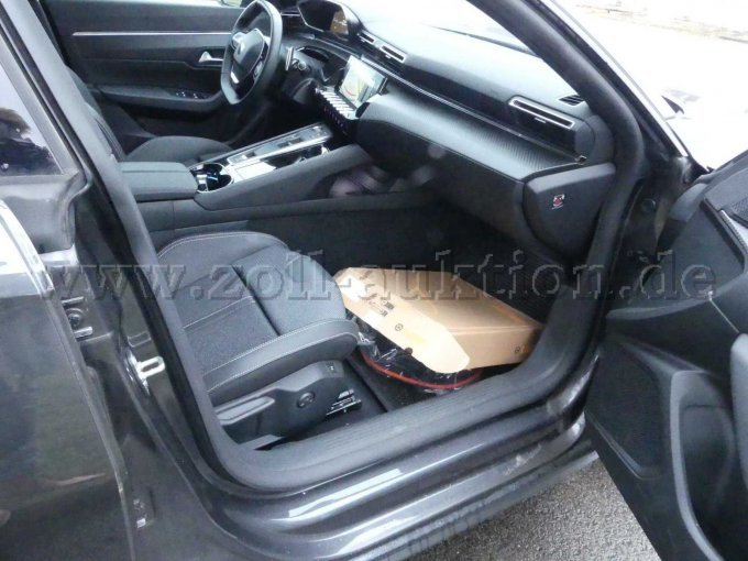 Innenansicht vorn rechts