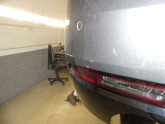 Lackkratzer Stoßstange hinten links