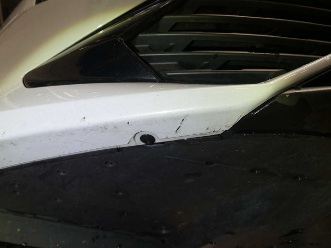 Beschädigung Stoßfänger vorn-1