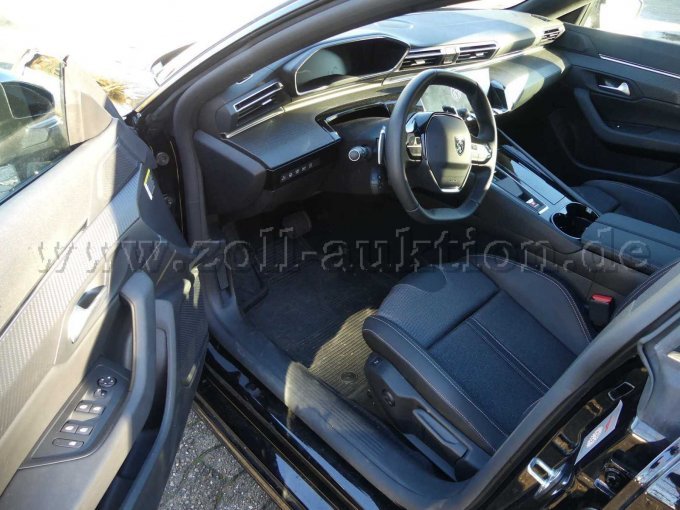 Einstieg und Fahrgastraum vorn links