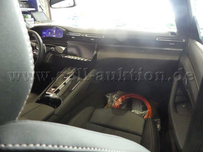 Innenansicht vorn rechts