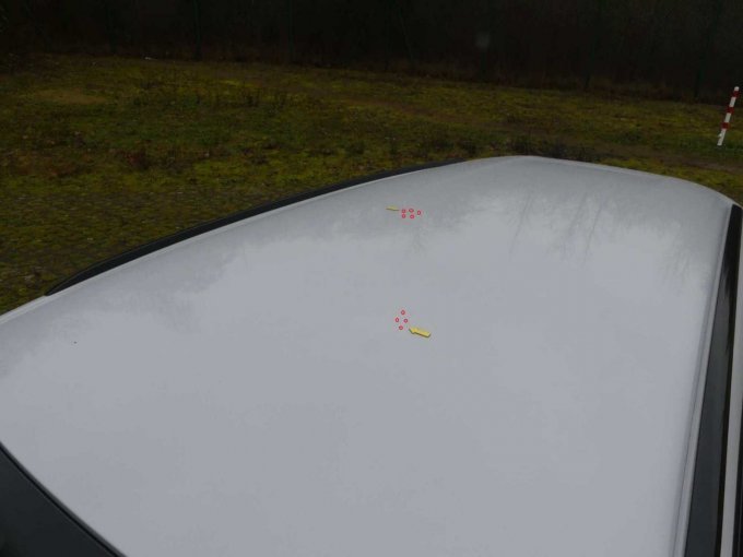 Dach mit kleinen Dellen