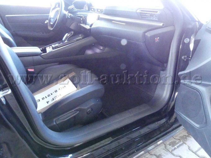 Innenansicht vorn rechts