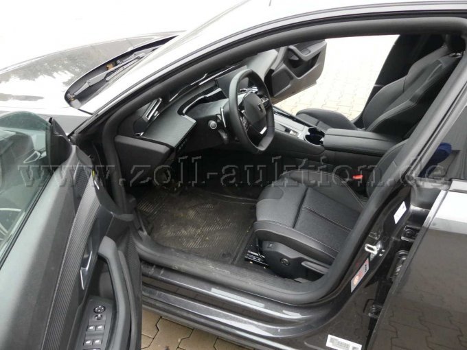 Innenansicht vorn links