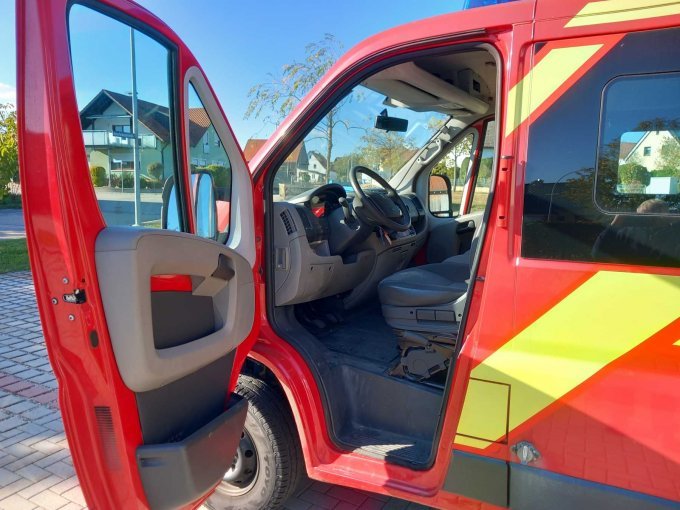 1 Peugeot Boxer 2.2 16V HDi MZF Feuerwehr – foto 5 – kavel bij Zoll-Auktion, Ursensollen