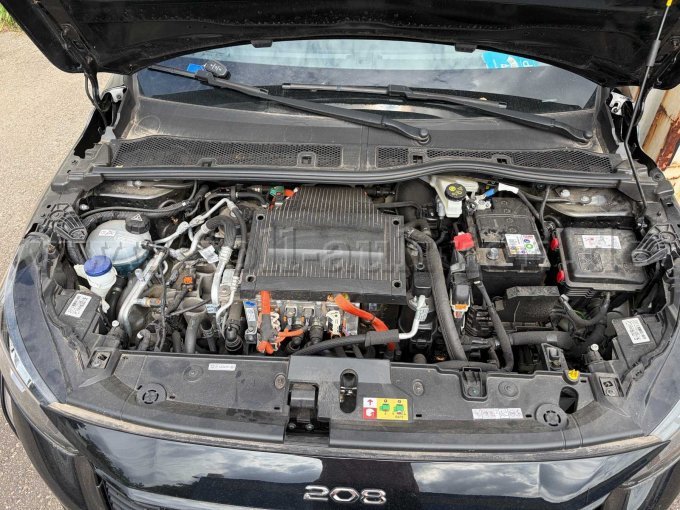 1 Peugeot E-208, volledig elektrisch – ongeval / onderdelenauto – foto 7 – kavel bij Zoll-Auktion, Hamburg