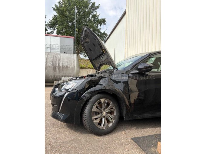 1 Peugeot E-208, volledig elektrisch – ongeval / onderdelenauto – foto 9 – kavel bij Zoll-Auktion, Hamburg