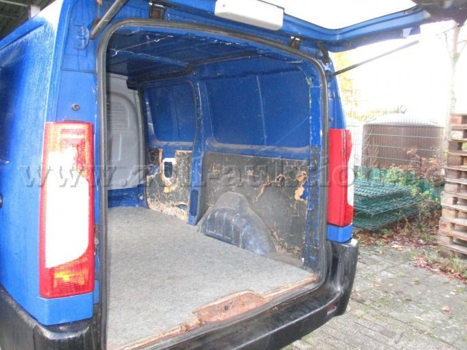 weitere Ansicht hinten geöffnet