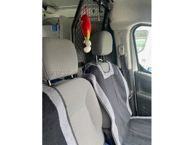 Innenraum - Blick nach hinten