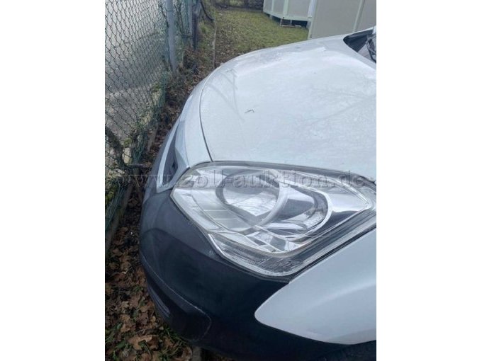 Fahrzeug vorne links