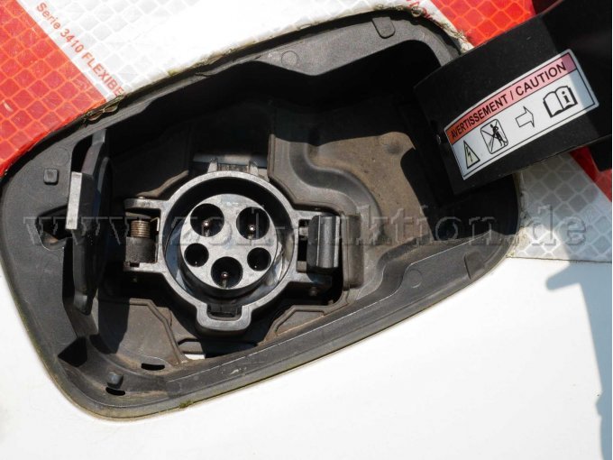 Ladedose Kotflügel rechts