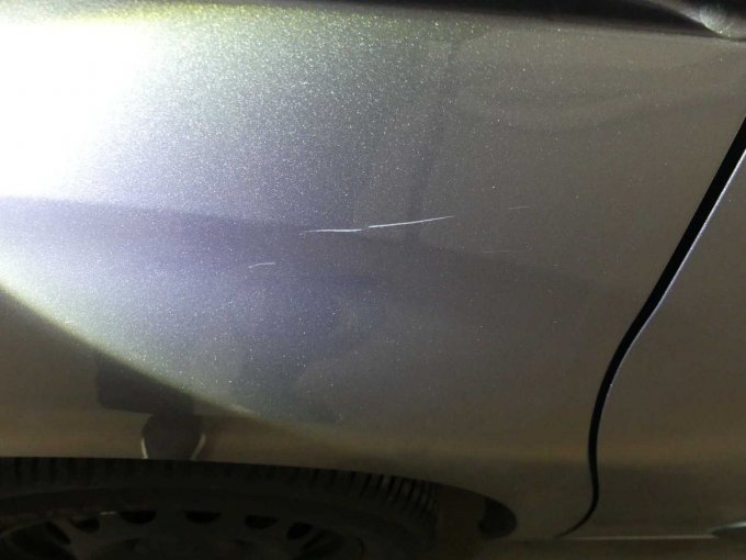 Lackschäden Seitenwand rechts