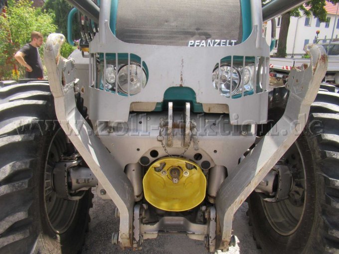 1 Pfanzelt Systemschlepper PM Trac 2380 mit Rückenkran RZ 7180 – foto 6 – kavel bij Zoll-Auktion, Ettlingen