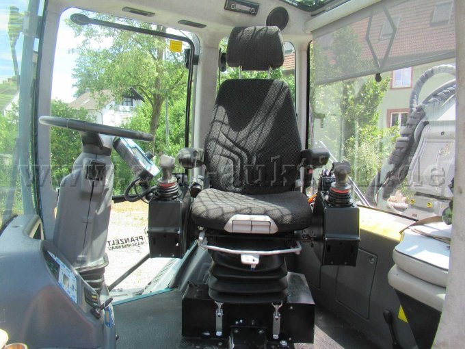 1 Pfanzelt Systemschlepper PM Trac 2380 mit Rückenkran RZ 7180 – foto 13 – kavel bij Zoll-Auktion, Ettlingen