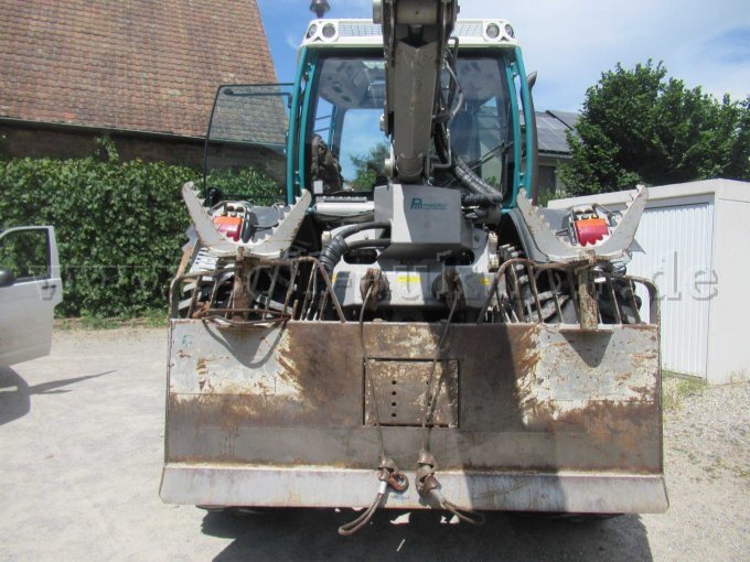 1 Pfanzelt Systemschlepper PM Trac 2380 mit Rückenkran RZ 7180 – foto 10 – kavel bij Zoll-Auktion, Ettlingen
