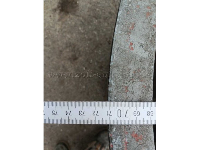 Der Rand ist ca. 3,3cn