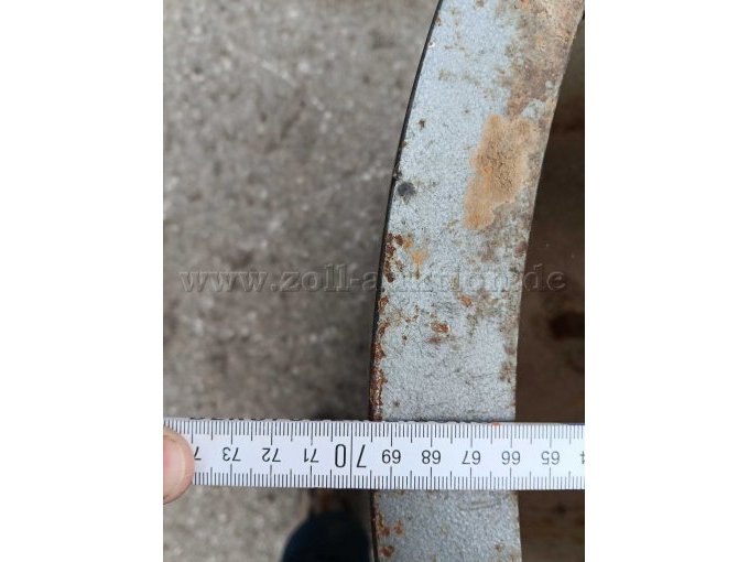 Der Rand ist ca. 3,5cm