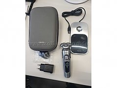 Rasierer, Aufbewahrungsbox, Ladepad, Netzteil, Rasieraufsatz